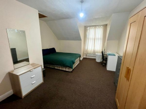 55 Holgate Db Room Shared Bathroom & Kitchen